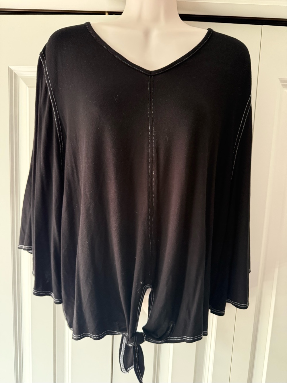 Sydney Gregory black tie front flare sleeve top shirt large L